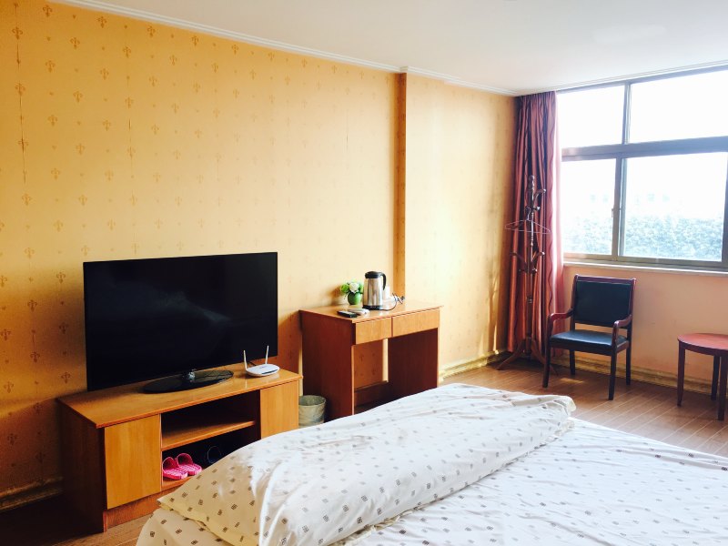 hotelPic