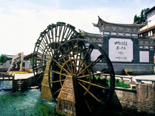 國(guó)慶云南麗江游價(jià)格_云南麗江游8月份報(bào)價(jià)