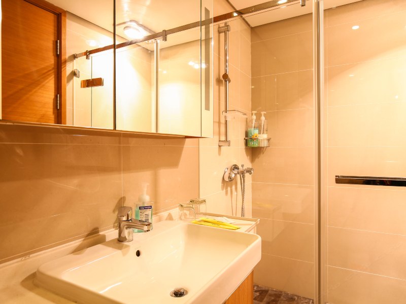 hotelPic
