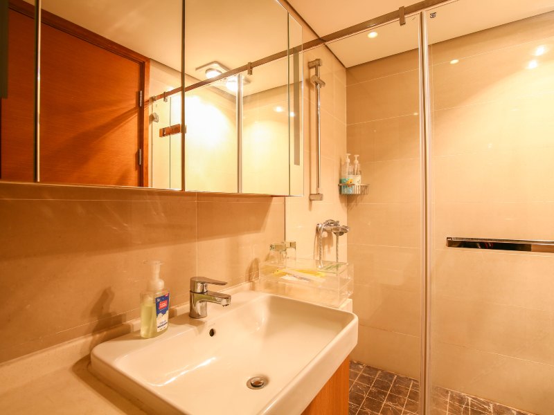 hotelPic
