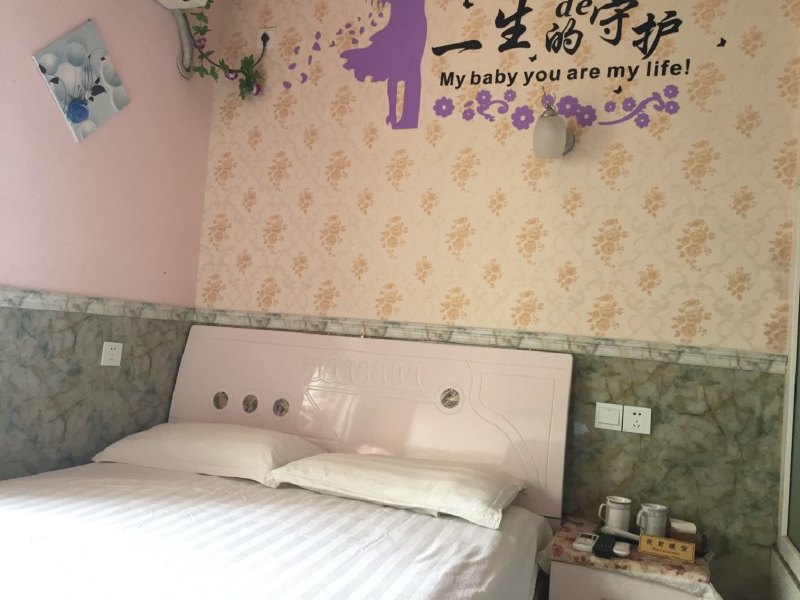 hotelPic