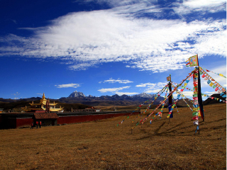 去稻城亚丁旅游组团_现在去稻城亚丁旅游多少钱_稻城亚丁旅游最新