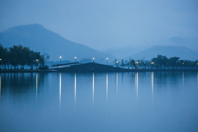 杭州西湖1日游跟团游 漫步苏堤 赏西湖十景 千年古刹