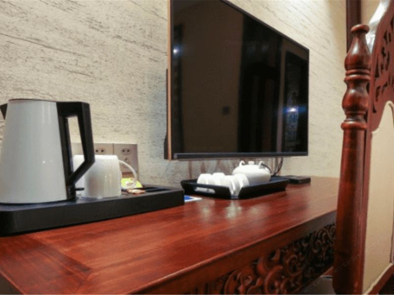 hotelPic