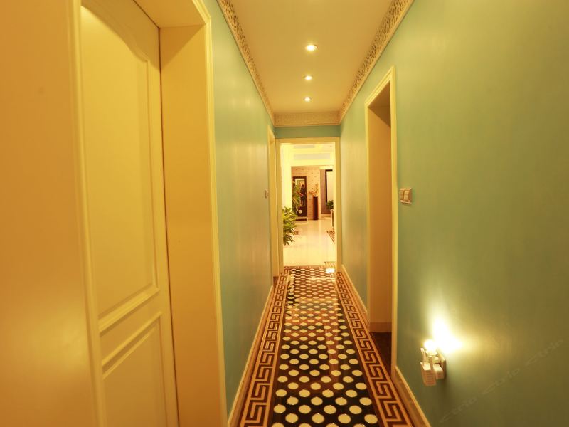hotelPic