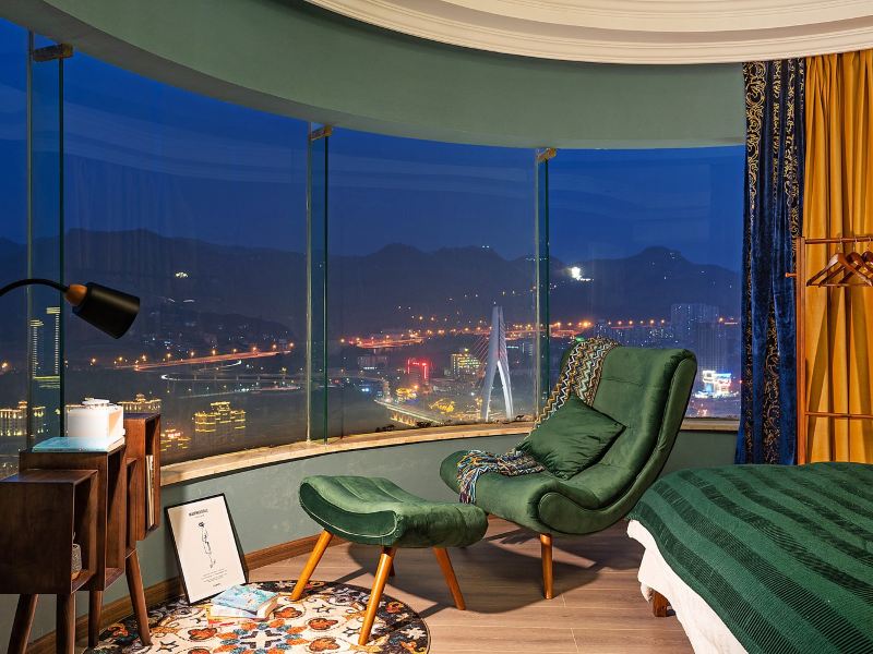 hotelPic