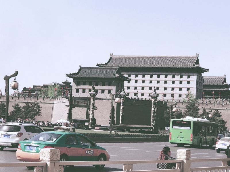 hotelPic