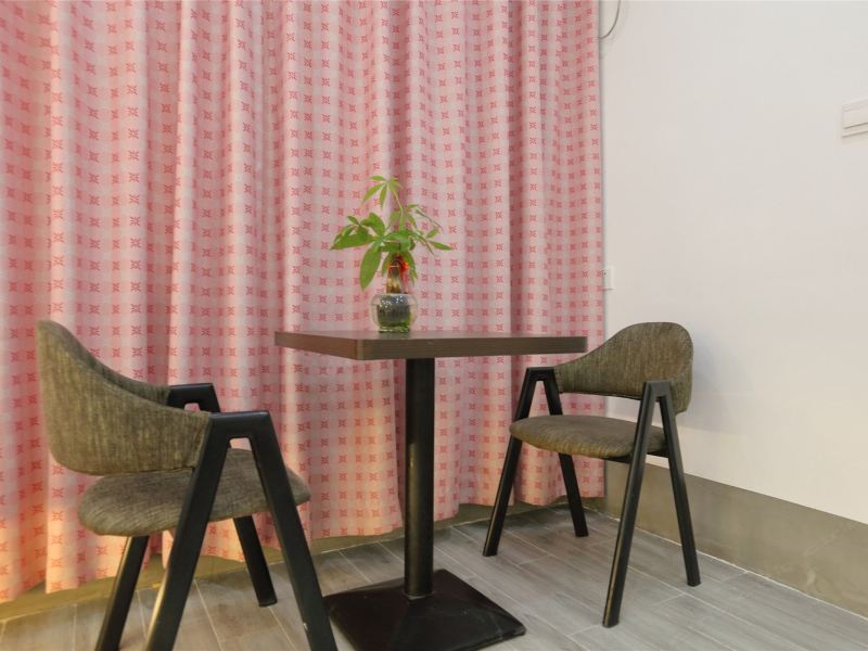 hotelPic
