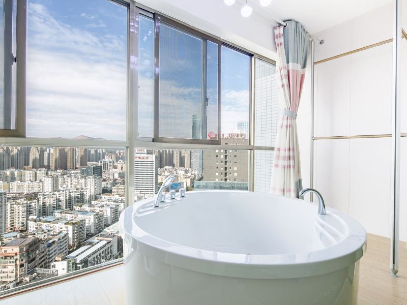 hotelPic