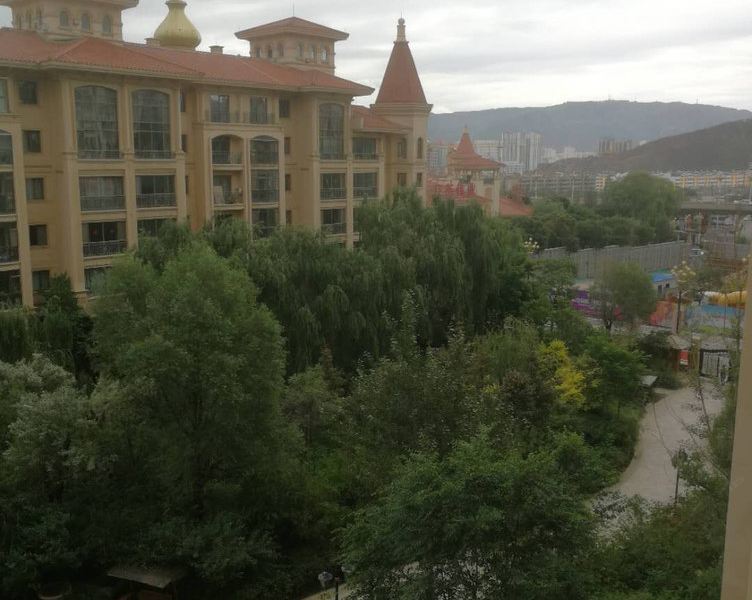hotelPic