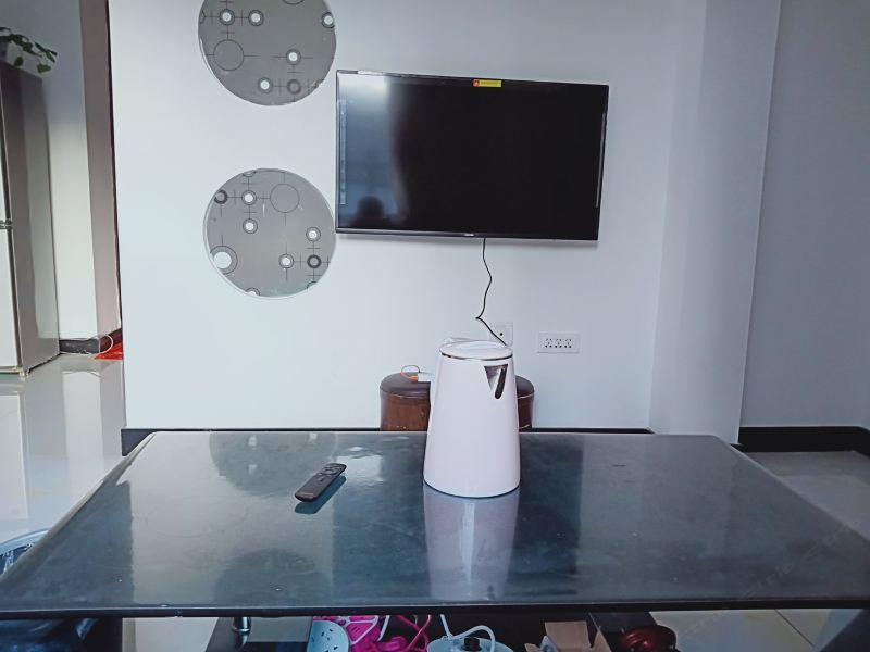 hotelPic