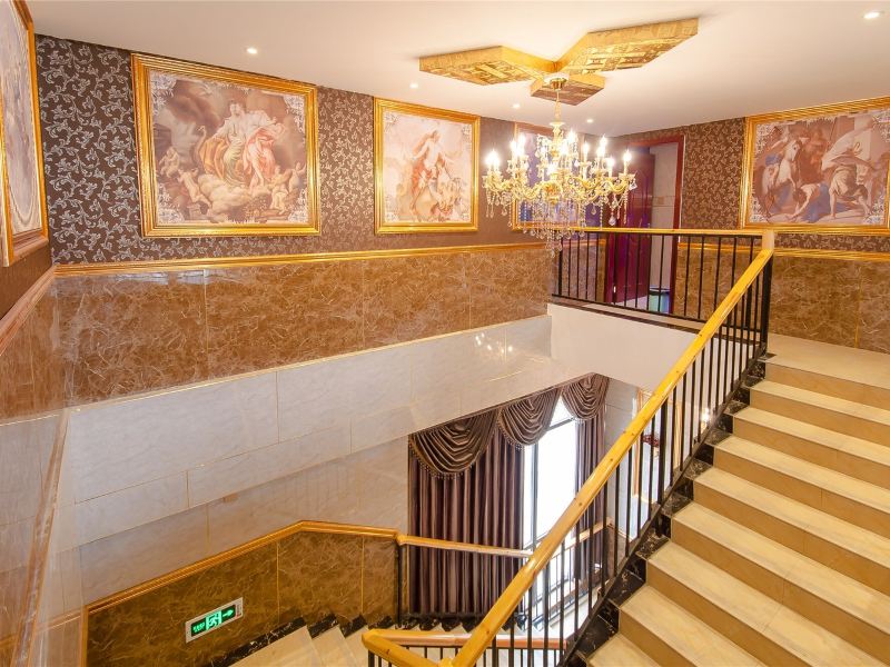 hotelPic
