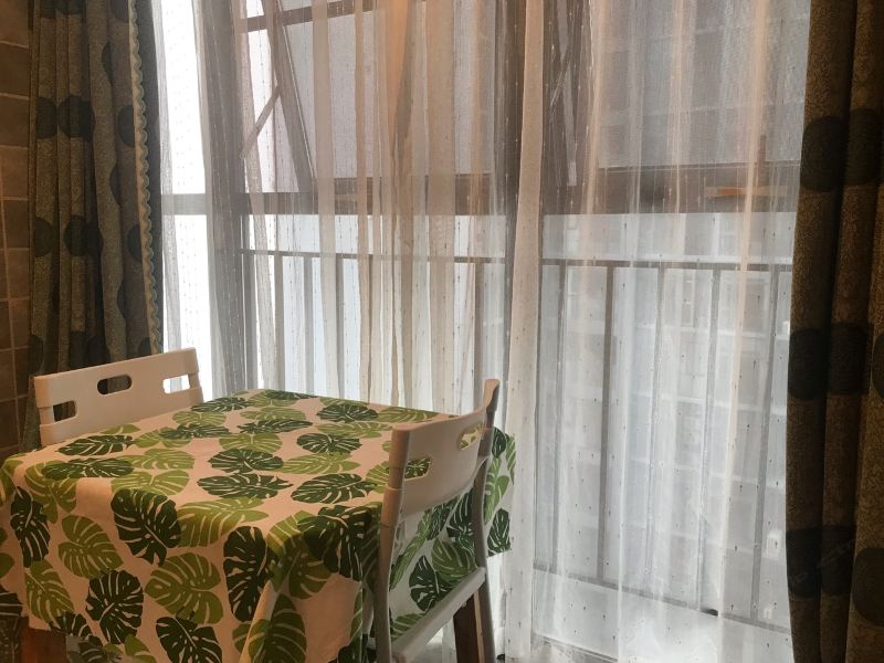 hotelPic