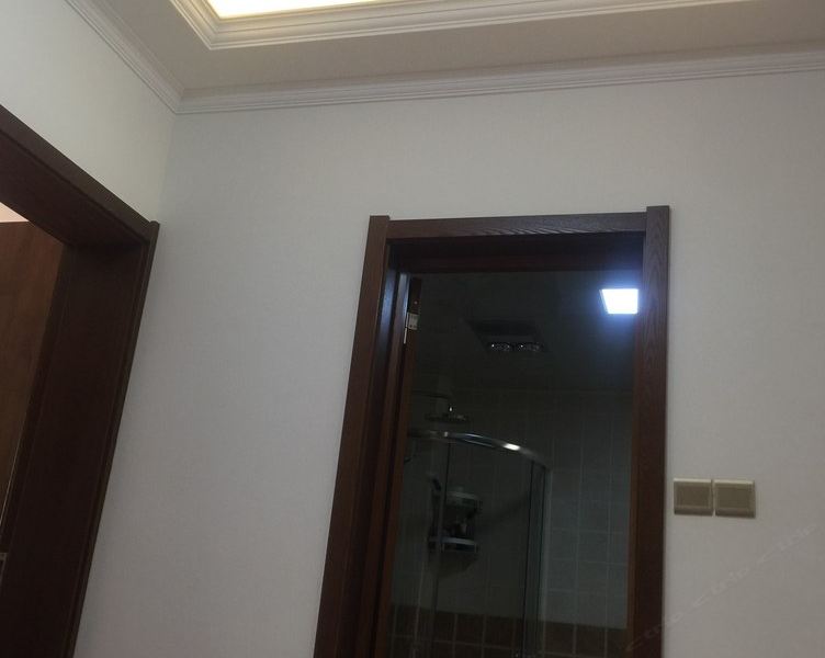 hotelPic