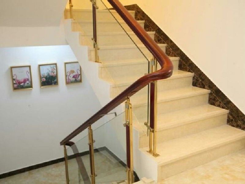 hotelPic