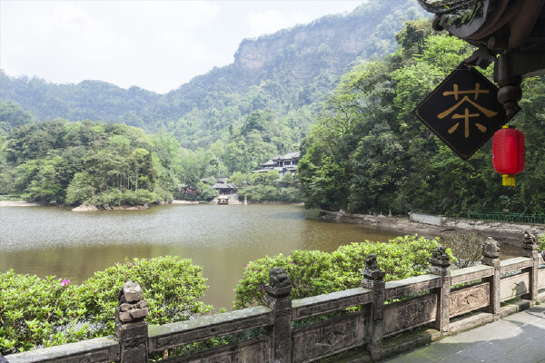 三月去青城山穿衣指南_三月去青城山当月天气