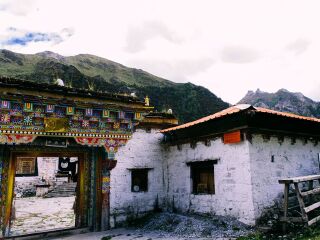 云南香格里拉組團旅游_報團去云南香格里拉多少錢_云南香格里拉旅游多少錢