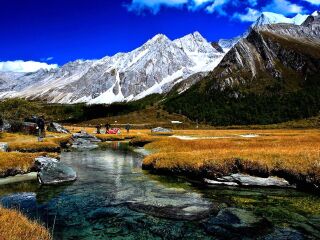 云南香格里拉組團旅游_報團去云南香格里拉多少錢_云南香格里拉旅游多少錢