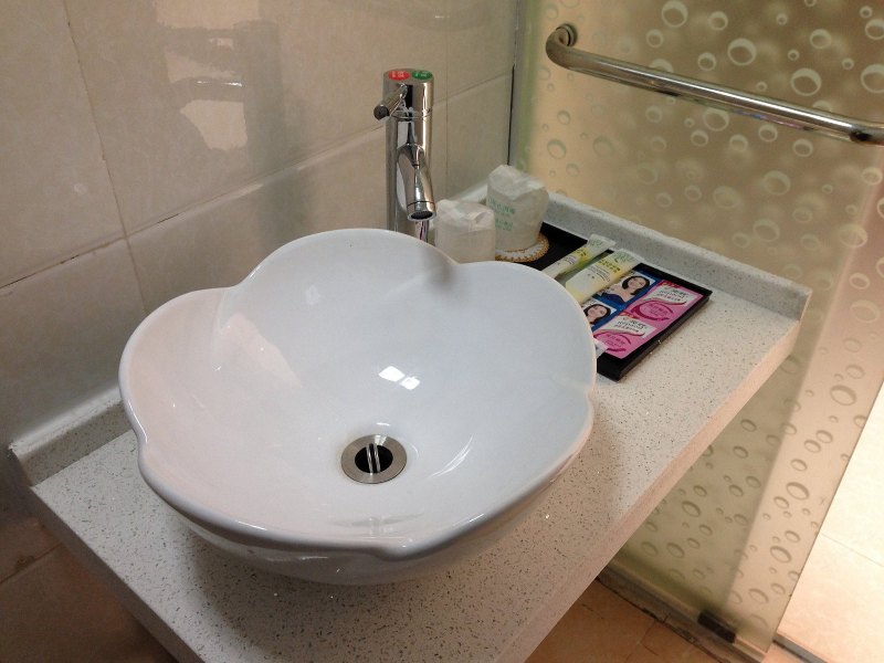 hotelPic
