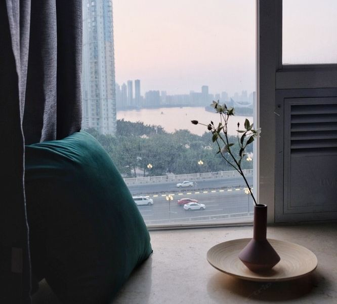 hotelPic