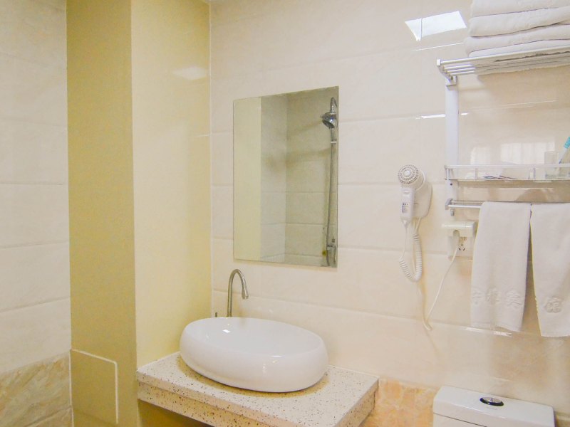 hotelPic