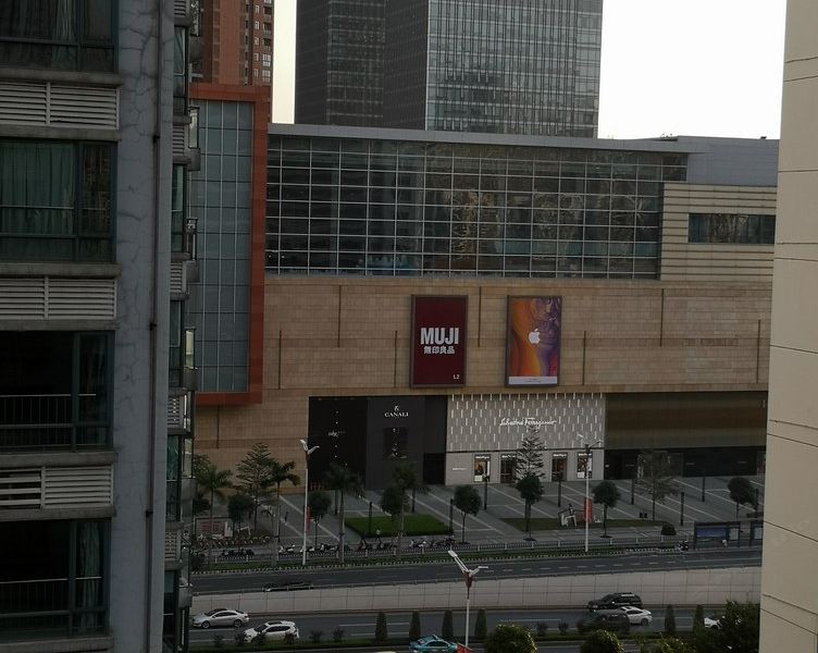 hotelPic