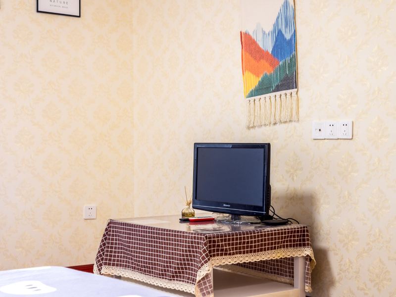 hotelPic