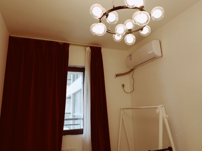 hotelPic