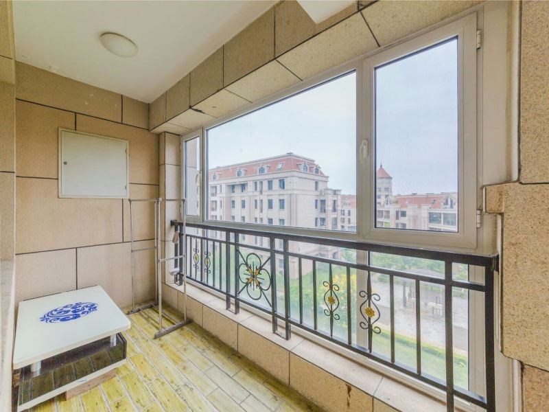 hotelPic