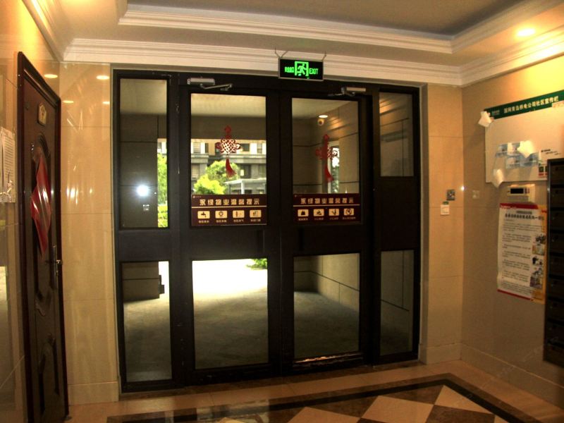 hotelPic