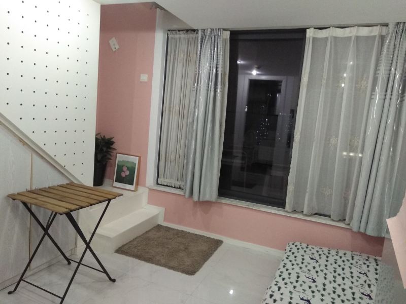 hotelPic