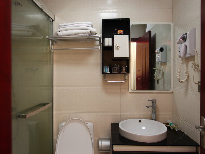 hotelPic
