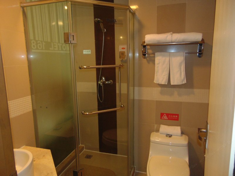 hotelPic