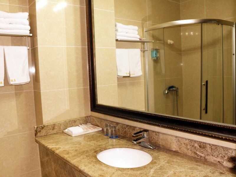 hotelPic