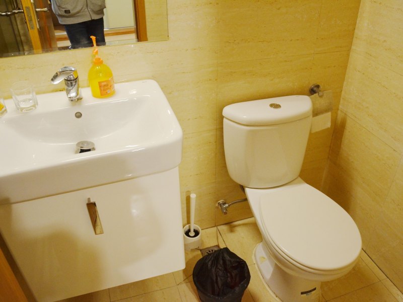 hotelPic