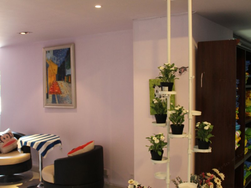 hotelPic