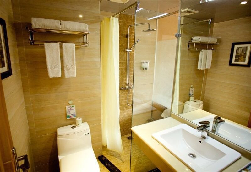 hotelPic