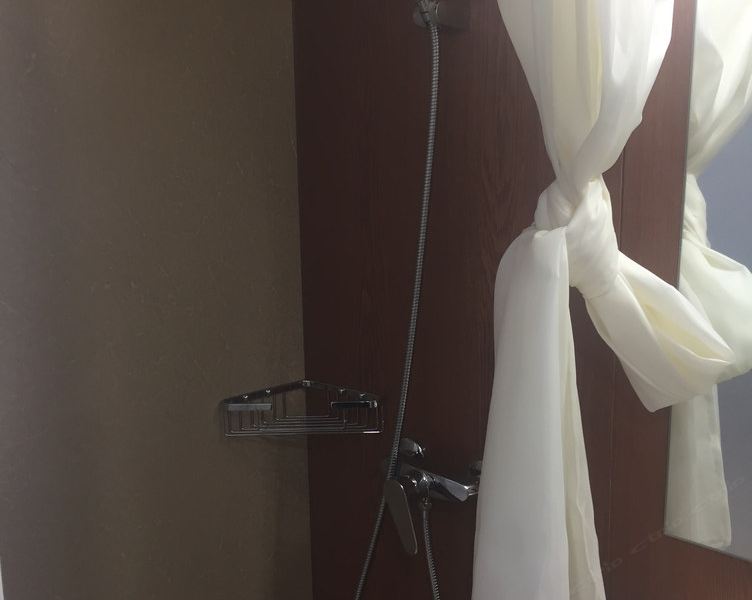 hotelPic