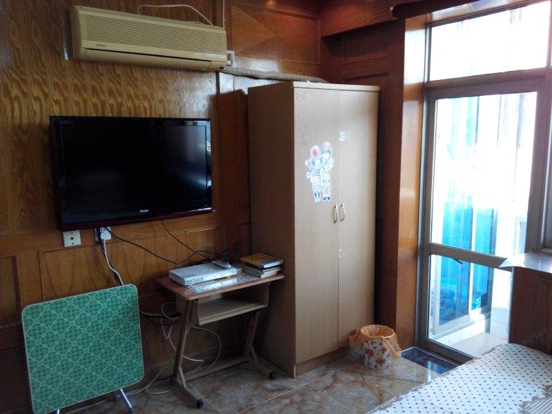 hotelPic