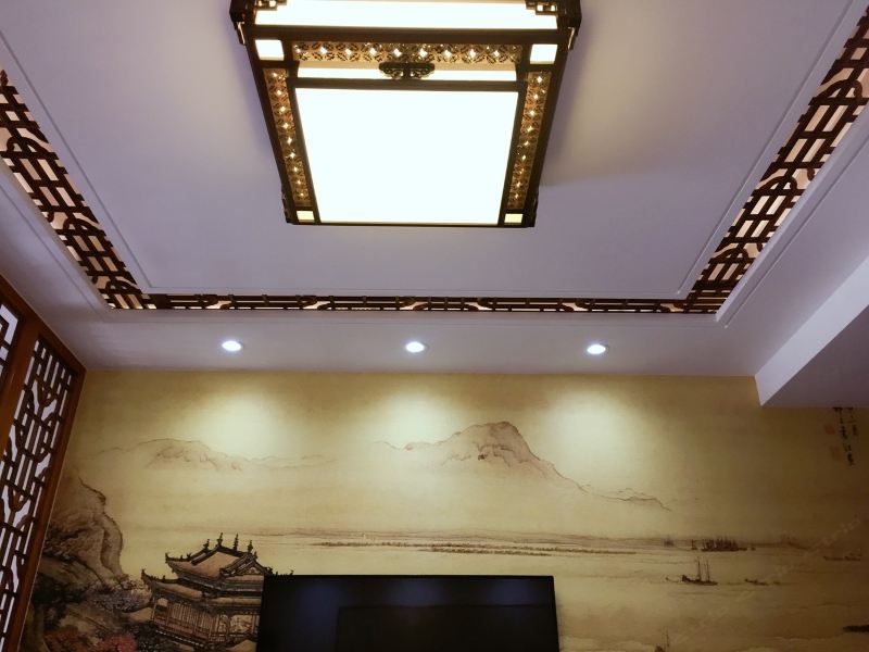 hotelPic