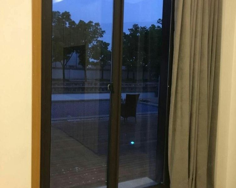 hotelPic