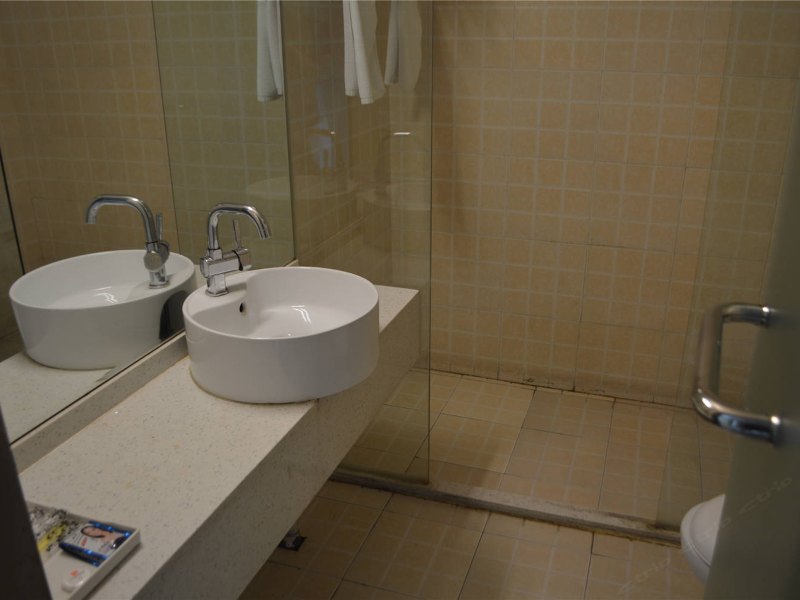 hotelPic