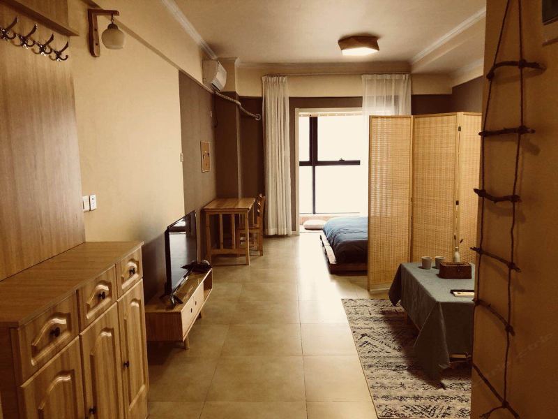 hotelPic