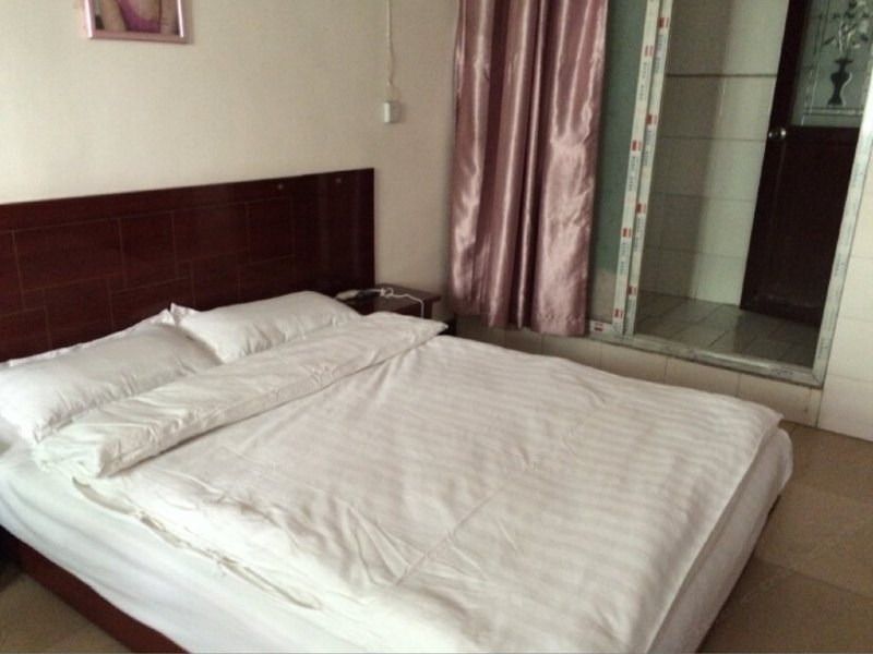 hotelPic