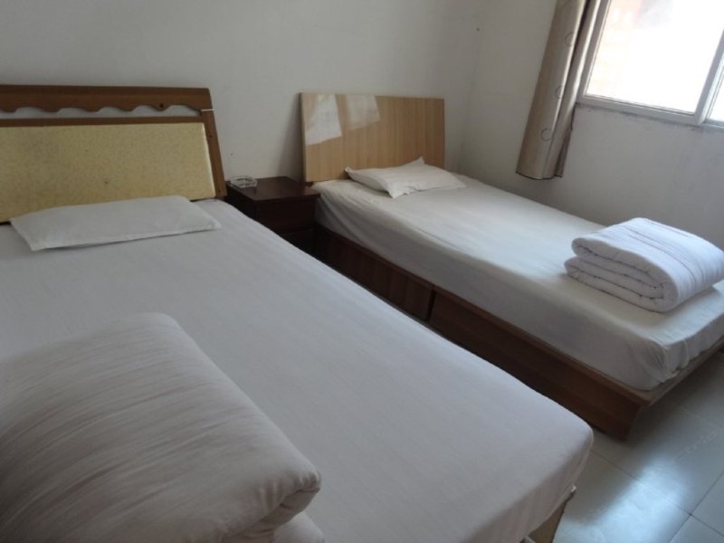 hotelPic