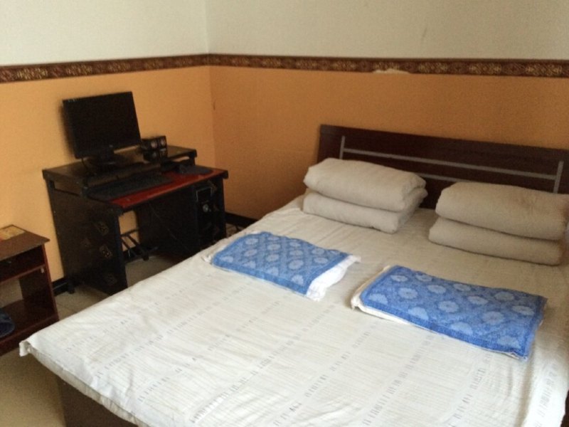 hotelPic