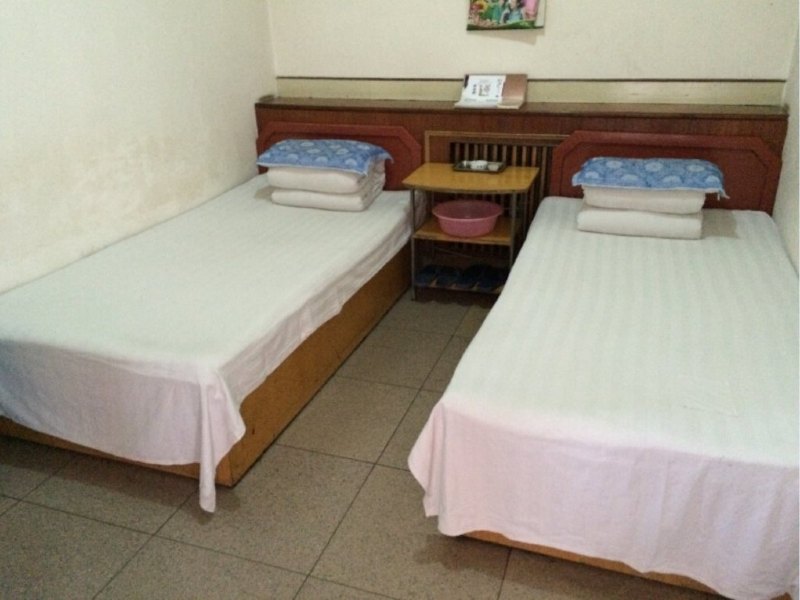 hotelPic