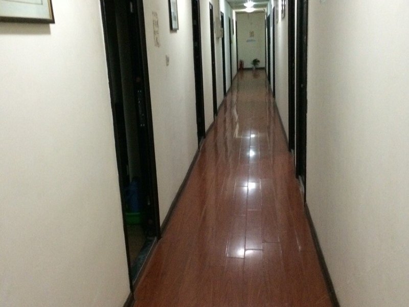 hotelPic