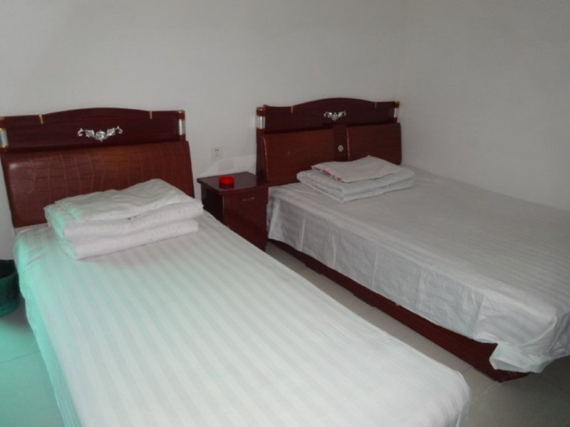 hotelPic