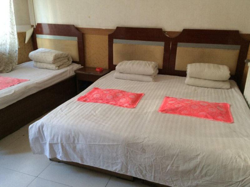 hotelPic